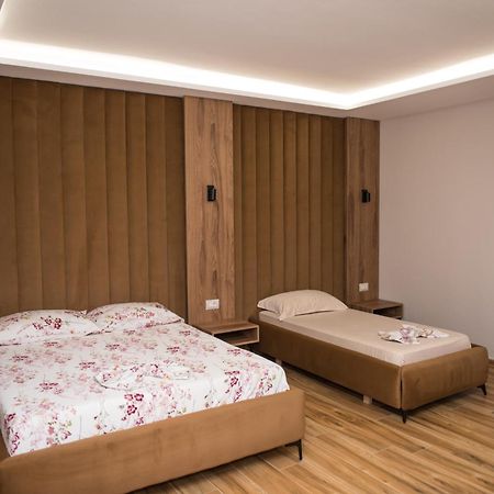 New Donantelo Hotel Vlora Kültér fotó