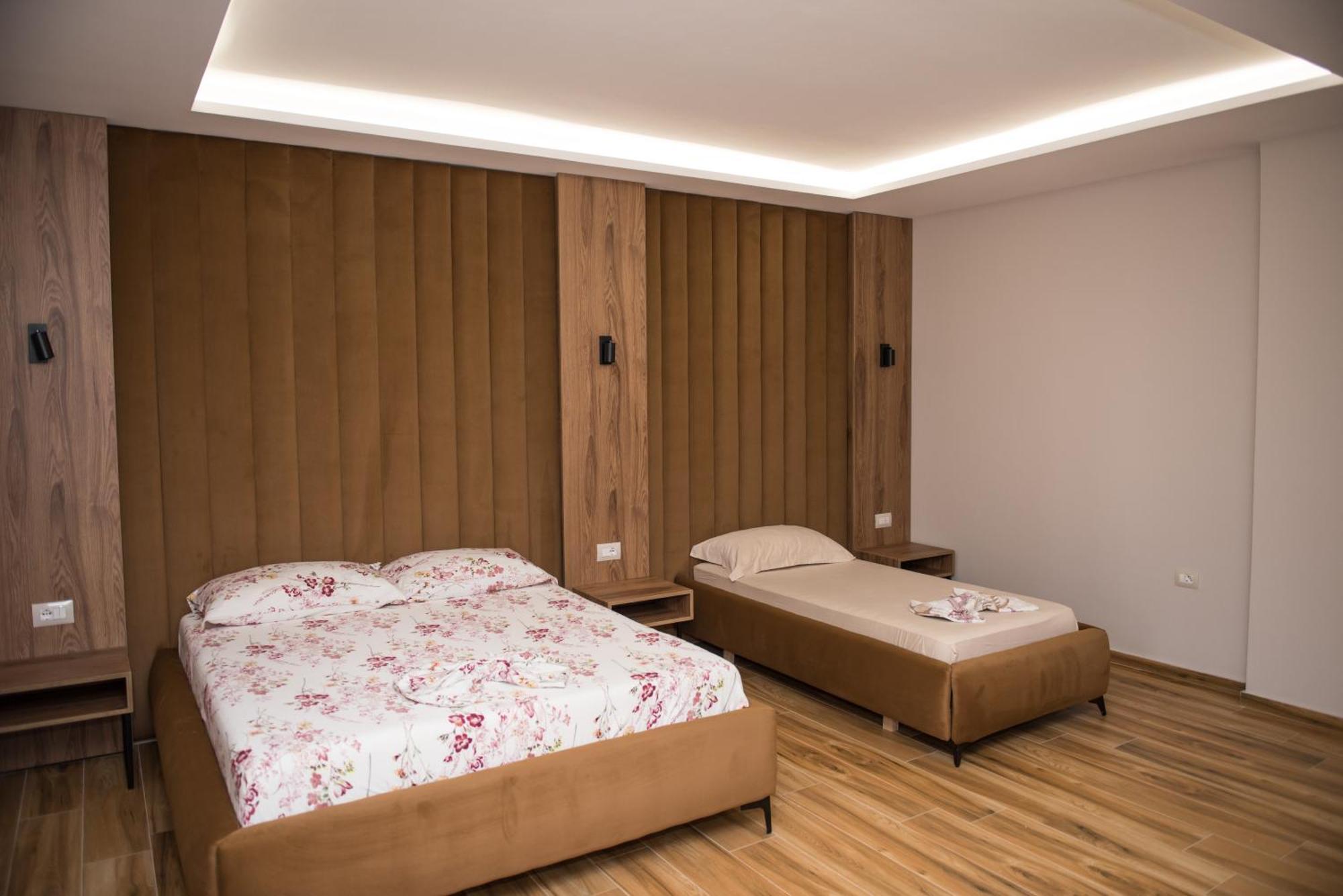 New Donantelo Hotel Vlora Kültér fotó