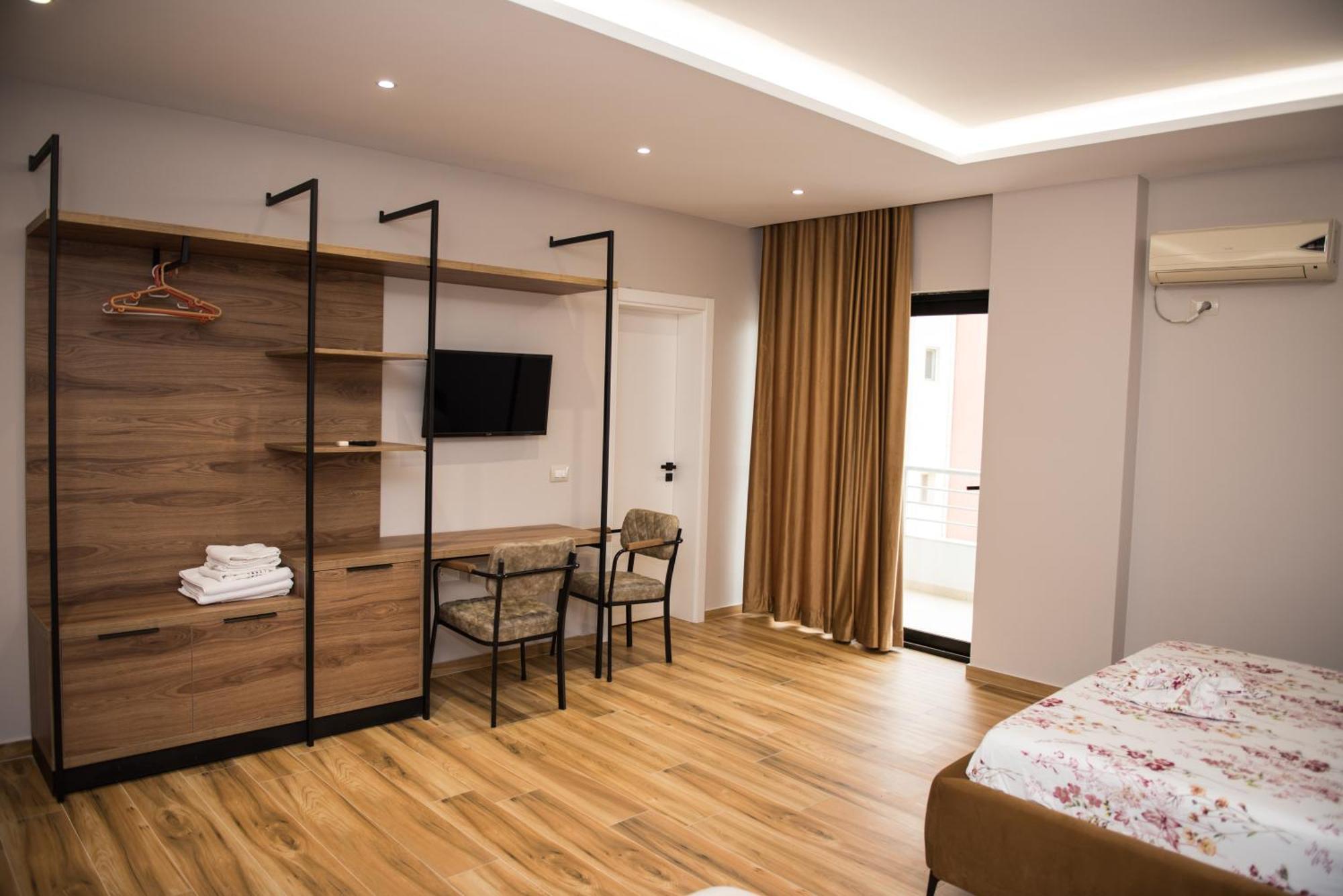 New Donantelo Hotel Vlora Kültér fotó
