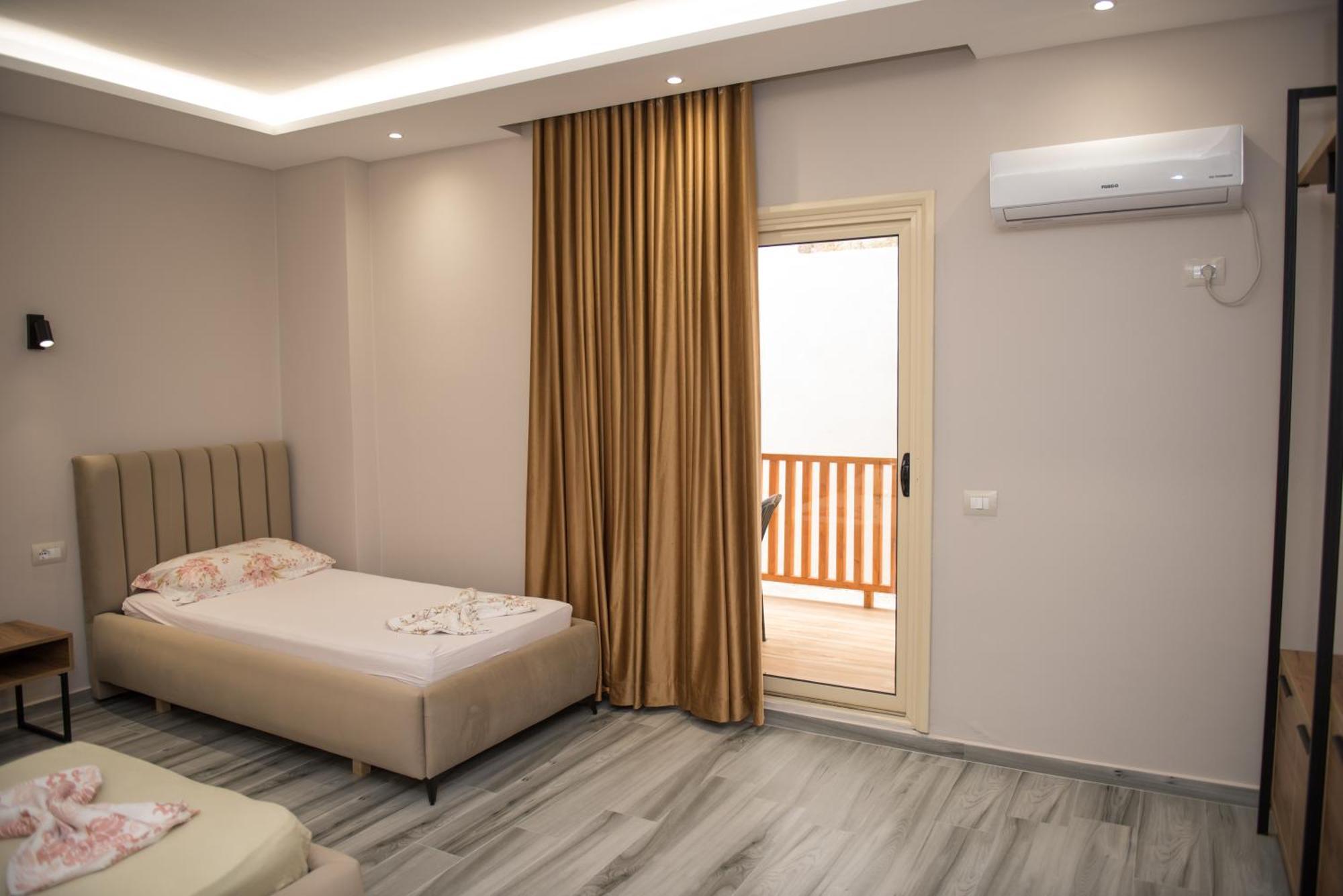 New Donantelo Hotel Vlora Kültér fotó