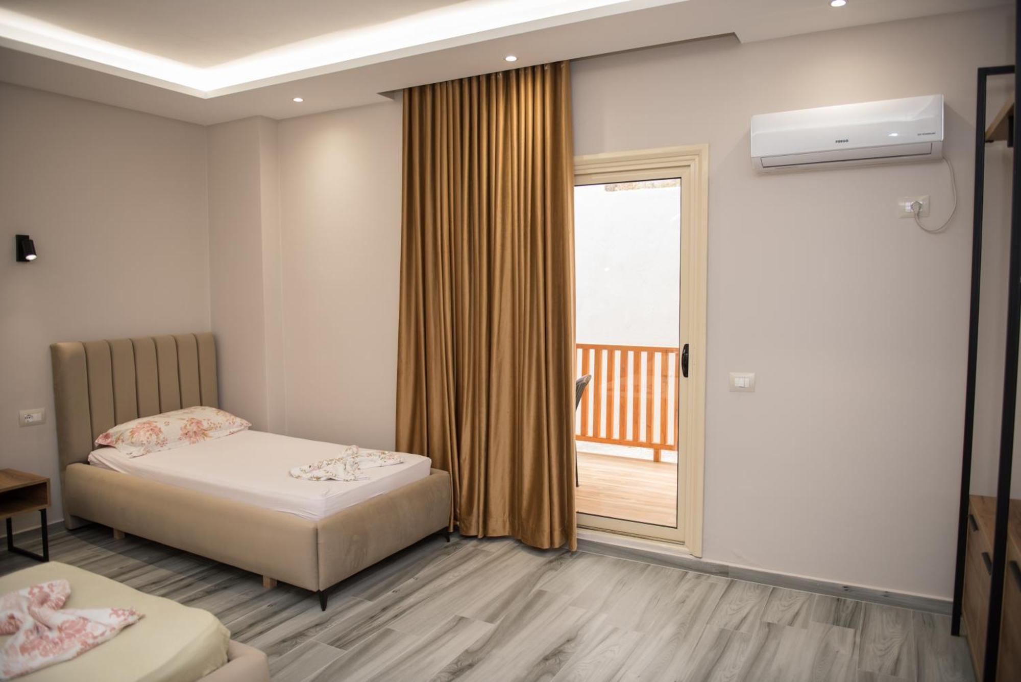 New Donantelo Hotel Vlora Kültér fotó