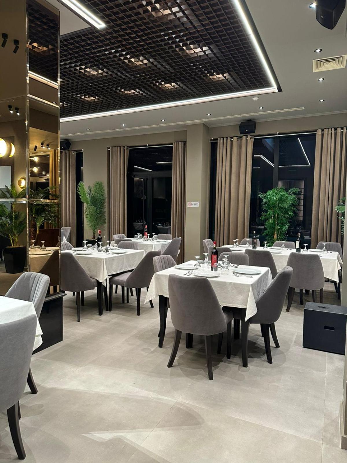 New Donantelo Hotel Vlora Kültér fotó